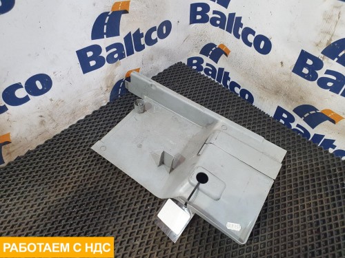 Накладка ремня безопасности левая